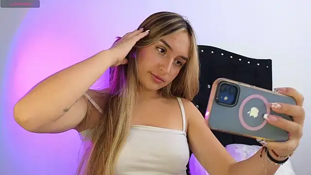 Leah mooon11 online show from 27, 7, 2026