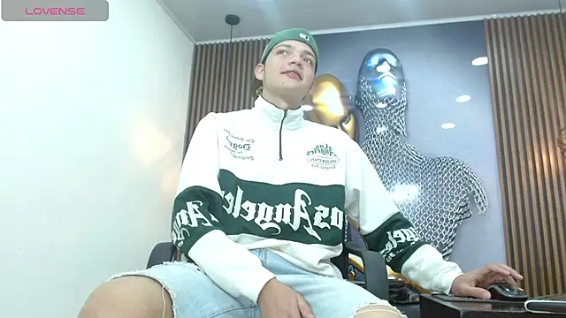 AlejoBussnek online show from 30, 7, 2026