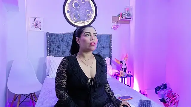 Snapshot of kyana_cream chatting on 25, 7, 2026 kyana cream online show from 25, 7, 2026