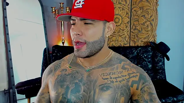 Snapshot of Aaron_Vega chatting on 4, 8, 2026 Aaron Vega online show from 4, 8, 2026