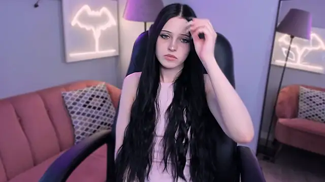 Chloe Kingsley online show from 25, 7, 2026