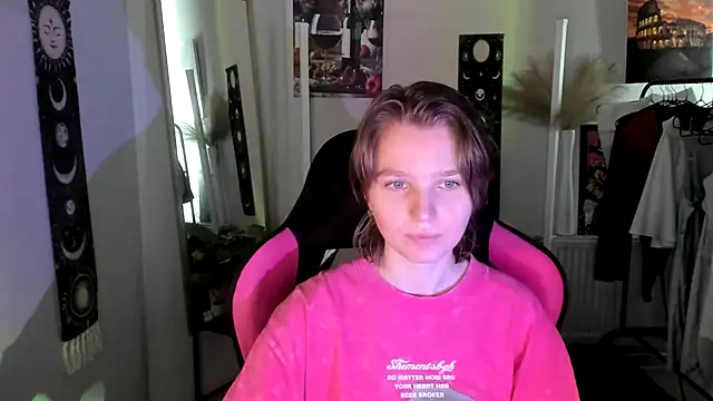 VivienneNoirr online show from 31, 7, 2026