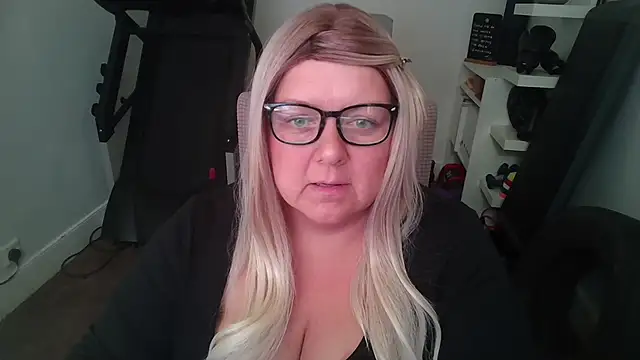 Blonde Exclusive online show from 31, 7, 2026