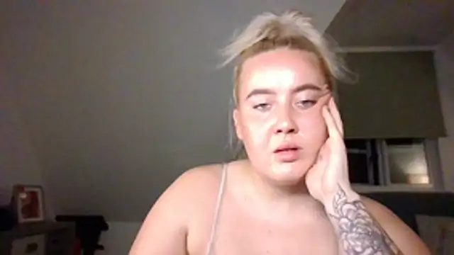 ItsHarleyMonroe online show from 4, 8, 2026