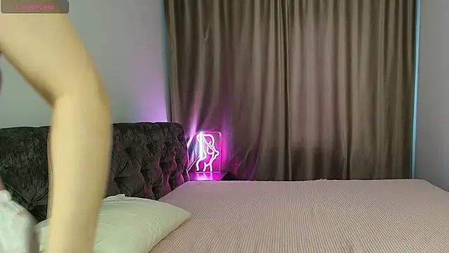  devonlee  online show from 4, 8, 2026