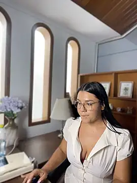 Kendra Revers online show from 3, 8, 2026
