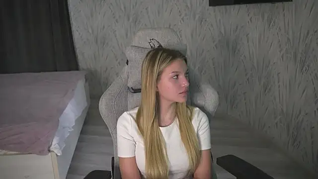 ReaganMolett online show from 31, 7, 2026