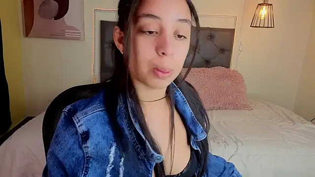 Snapshot of emma_smt chatting on 3, 8, 2026 emma smt online show from 3, 8, 2026