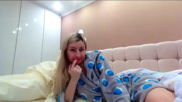 Yourrealgirl online show from 15, 1, 2025