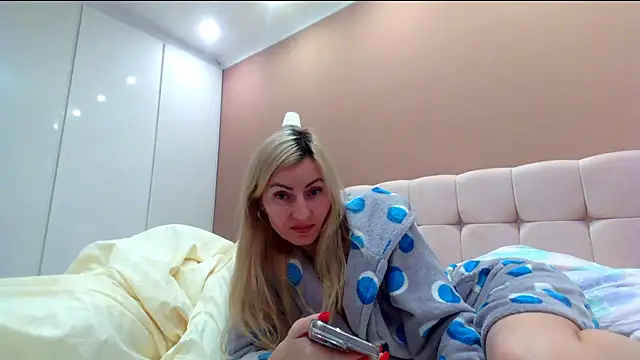 Yourrealgirl online show from 15, 1, 2025