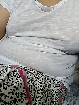 Snapshot of minu_maria chatting on 2, 8, 2026 minu maria online show from 2, 8, 2026