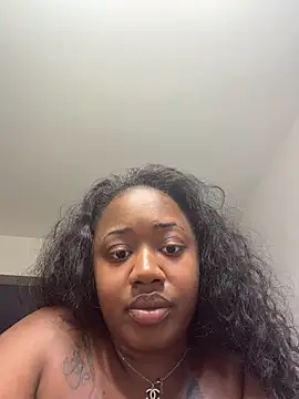 Snapshot of tierrabrice chatting on 3, 8, 2026 tierrabrice online show from 3, 8, 2026