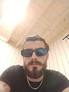 squirlovee online show from 5, 8, 2026