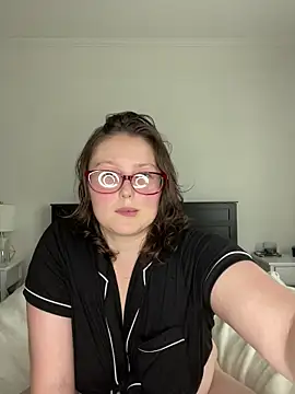 AngelWiess online show from 9, 8, 2026