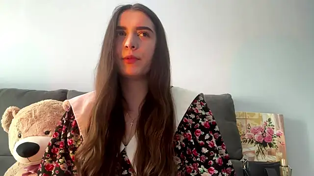Snapshot of LucyLuxy chatting on 6, 8, 2026 LucyLuxy online show from 6, 8, 2026