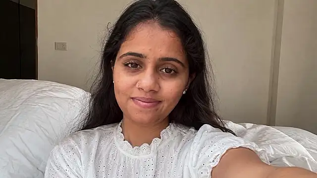 Snapshot of Vandana28 chatting on 5, 8, 2026 Vandana28 online show from 5, 8, 2026