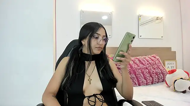 KendraPolett online show from 6, 8, 2026