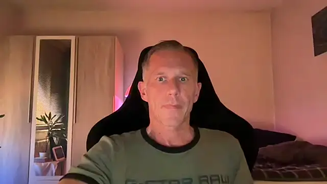 slaveboy2016xh online show from 8, 9, 2025