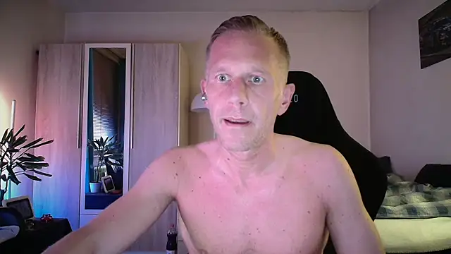 slaveboy2016xh online show from 23, 6, 2026