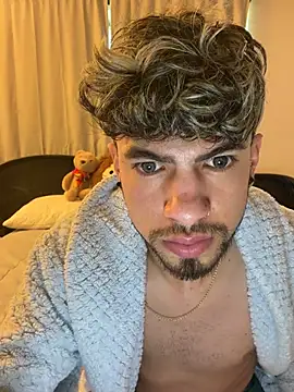 latintwinkboy10 online show from 7, 8, 2026