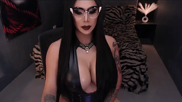 DominatrixMistressSilva online show from 14, 7, 2026