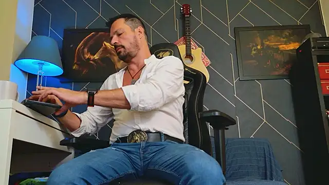 ChrisKox online show from 12, 10, 2025