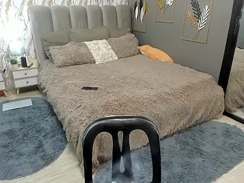 LegendaryNicole online show from 17, 10, 2025