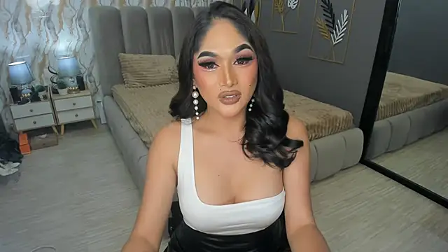 LegendaryNicole online show from 4, 10, 2025