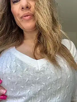 sexylenia online show from 5, 4, 2026