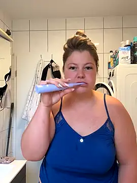 Snapshot of BootyLola chatting on 3, 10, 2025 BootyLola online show from 3, 10, 2025