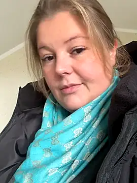 Snapshot of BootyLola chatting on 8, 11, 2025 BootyLola online show from 8, 11, 2025