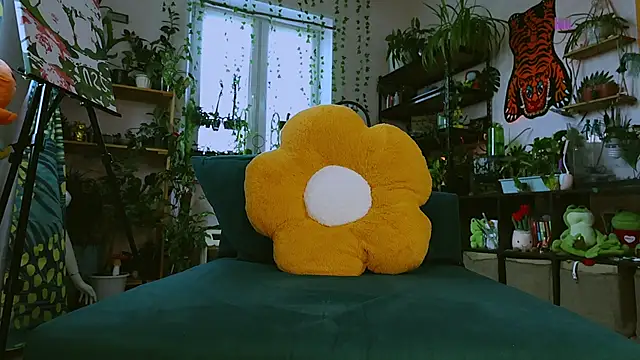 Dead Butterfly online show from 4, 6, 2026