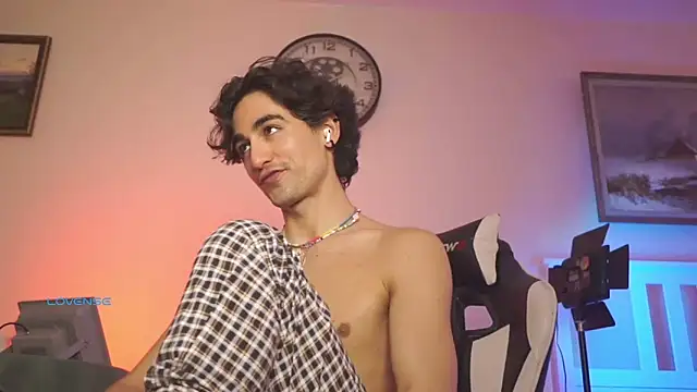 AlanDeNavarre online show from 5, 3, 2025