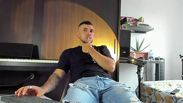 logan smith online show from 5, 4, 2026