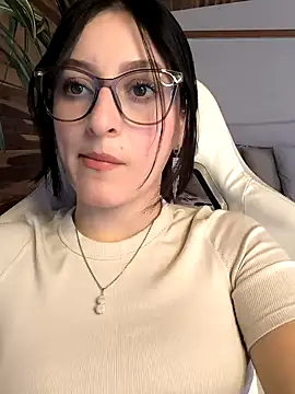 Snapshot of IsabelaGomez chatting on 29, 1, 2025 IsabelaGomez online show from 29, 1, 2025