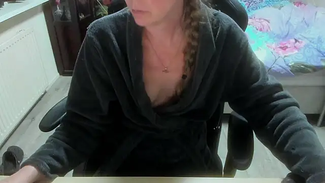 minoesje37 online show from 11, 3, 2026