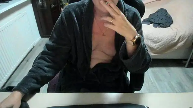 minoesje37 online show from 21, 10, 2025