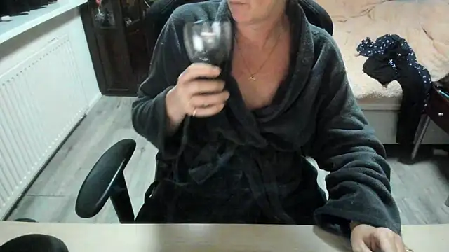 minoesje37 online show from 29, 10, 2025