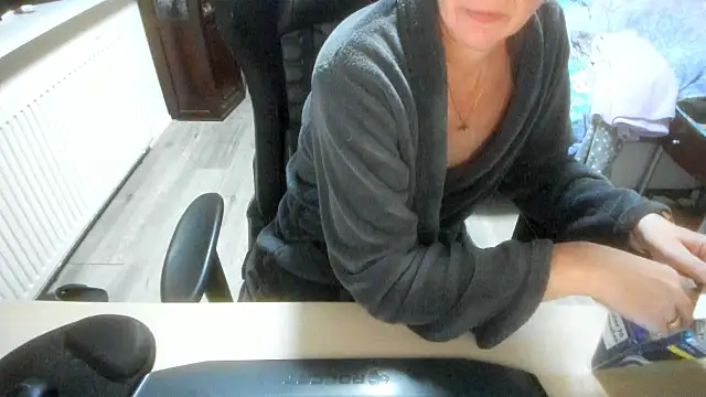 minoesje37 online show from 20, 11, 2025