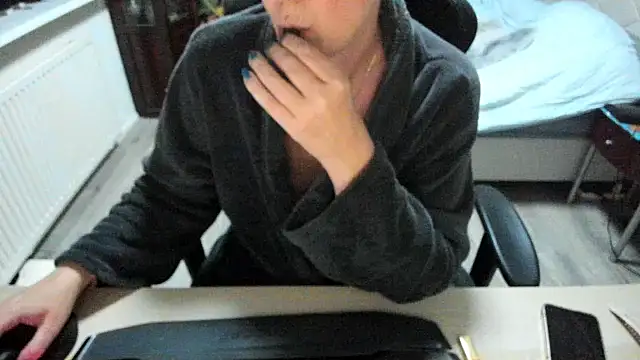 minoesje37 online show from 18, 3, 2025