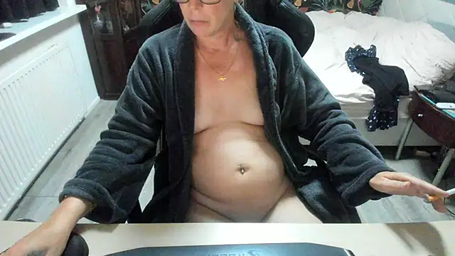 minoesje37 online show from 20, 9, 2025