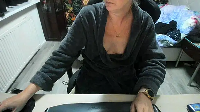 minoesje37 online show from 28, 9, 2025