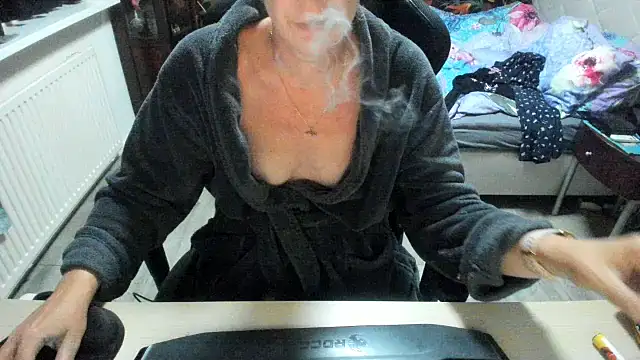 minoesje37 online show from 30, 9, 2025