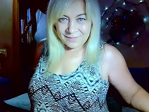 Snapshot of AgoniA7 chatting on 21, 12, 2025 AgoniA7 online show from 21, 12, 2025