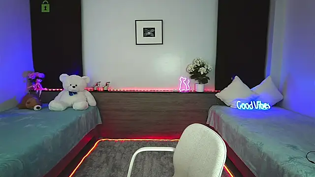  Anna Shine  online show from 8, 12, 2024