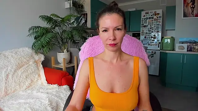 ChristinaGlory online show from 23, 10, 2025