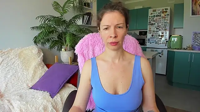 ChristinaGlory online show from 17, 5, 2026