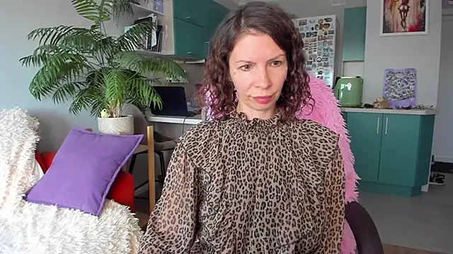 ChristinaGlory online show from 1, 6, 2026