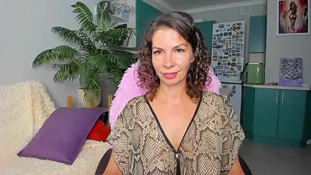 Snapshot of ChristinaGlory chatting on 8, 7, 2026 ChristinaGlory online show from 8, 7, 2026