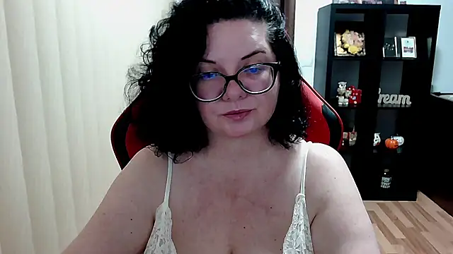 MissTroublle online show from 20, 2, 2026